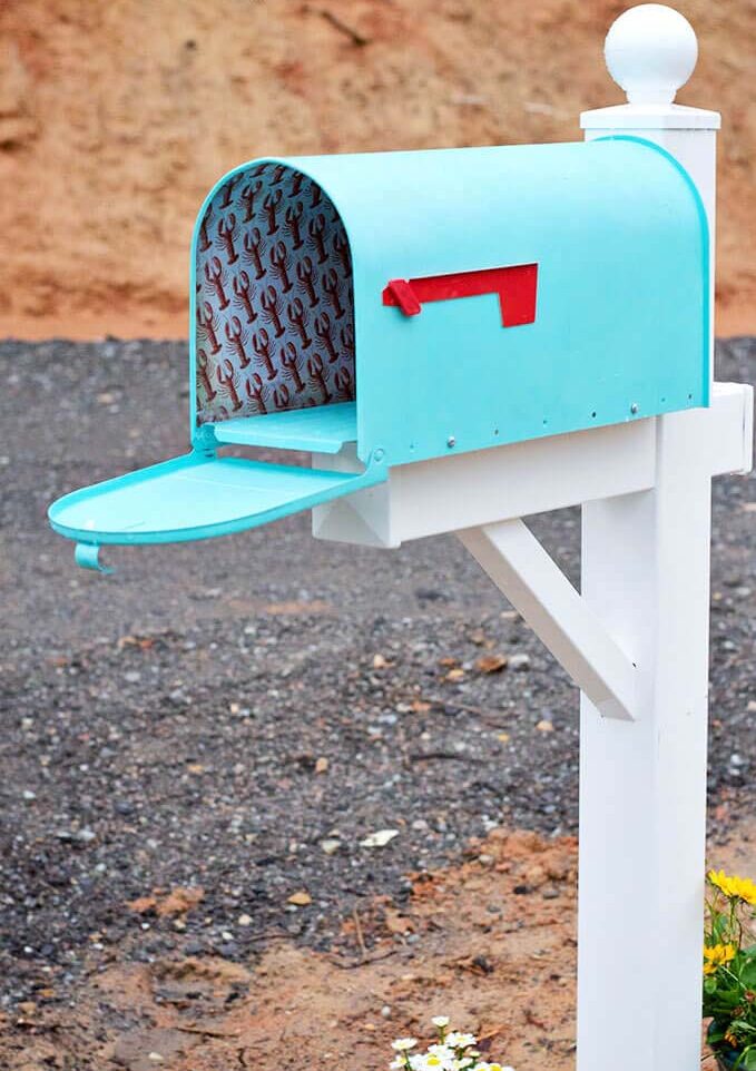 coastal mailbox blue with lobster wallpaper inside