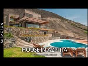 It Rises Like a Heap of Pre-Columbian Ruins | House in Azpitia