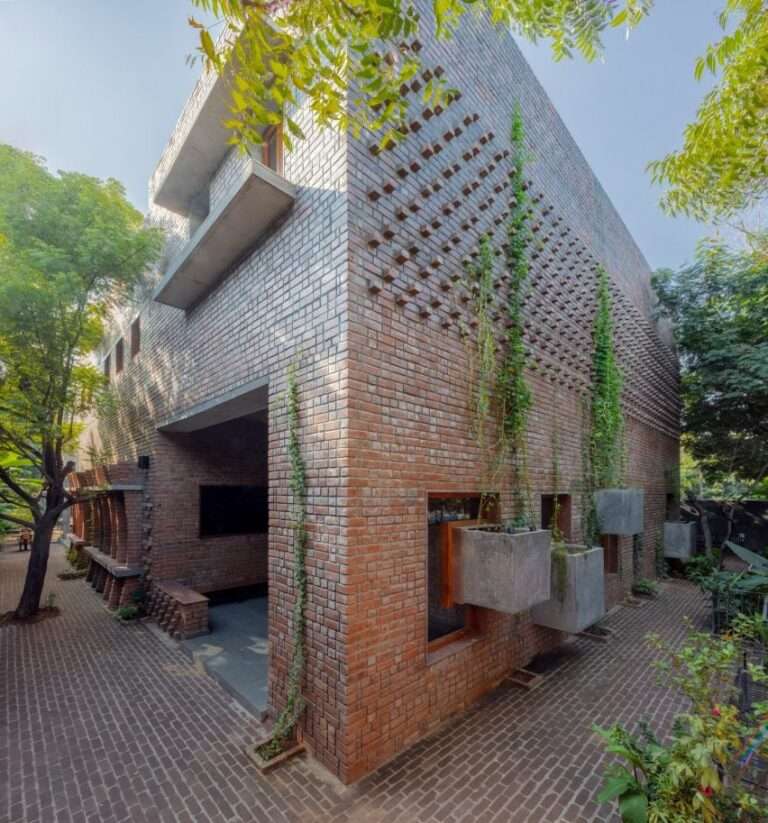 Sona Reddy Studio draws on vernacular architecture for restaurant in Hyderabad