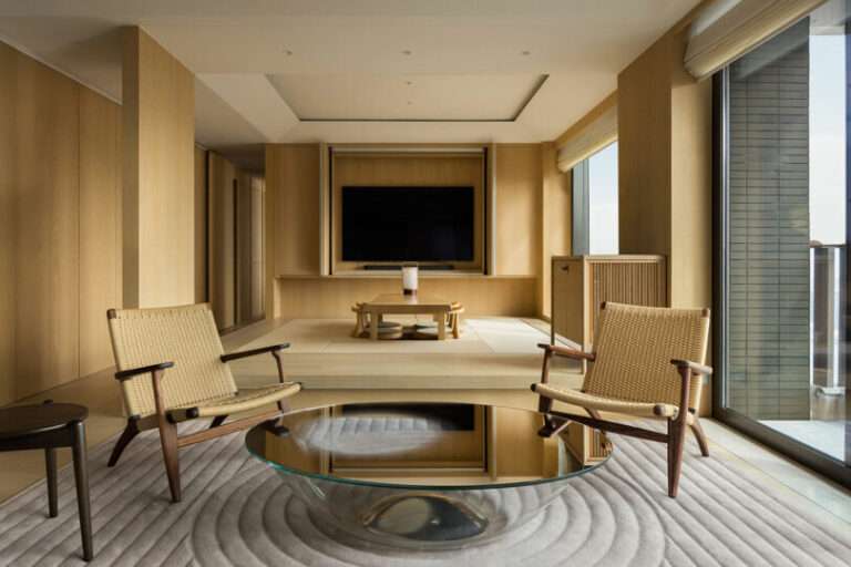A Japanese Design Inspired Pied-à-Terre in Hong Kong