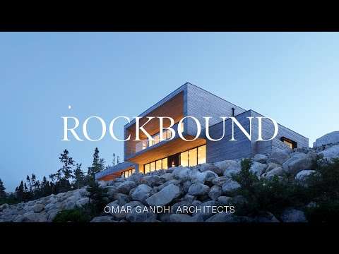 Architect Designs A Coastal Home That Blends Into The Landscape (House Tour)