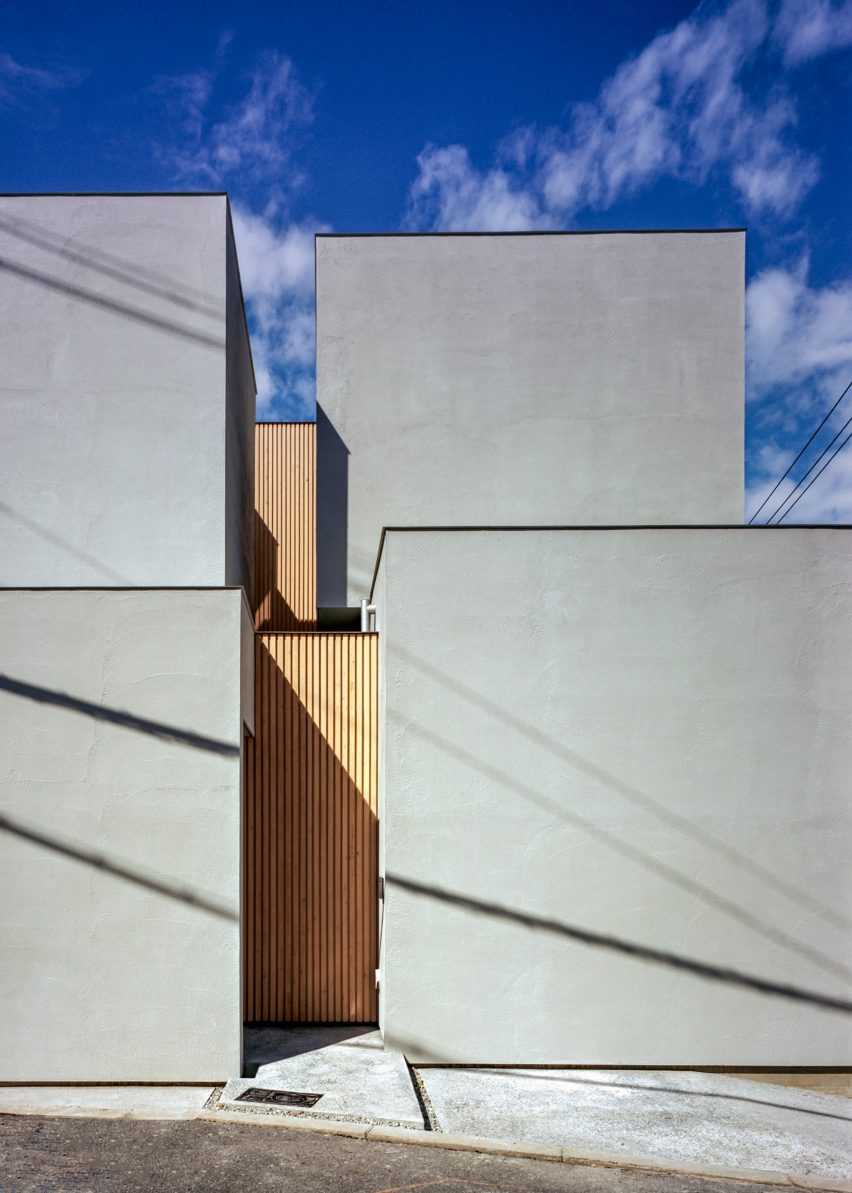 Exterior of House in Tsurumi-ku by FujiwaraMuro Architects