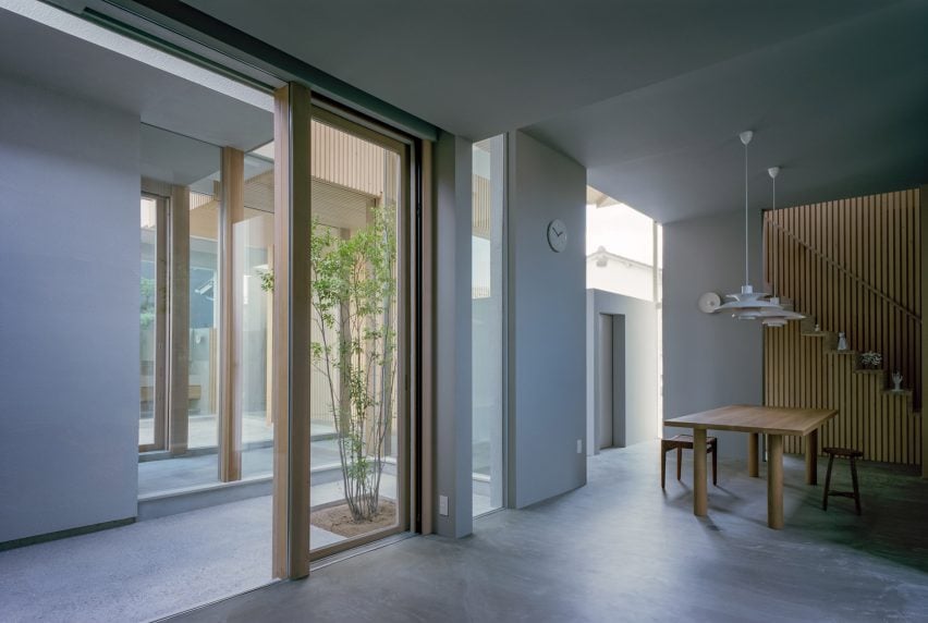 Interior of House in Tsurumi-ku by FujiwaraMuro Architects