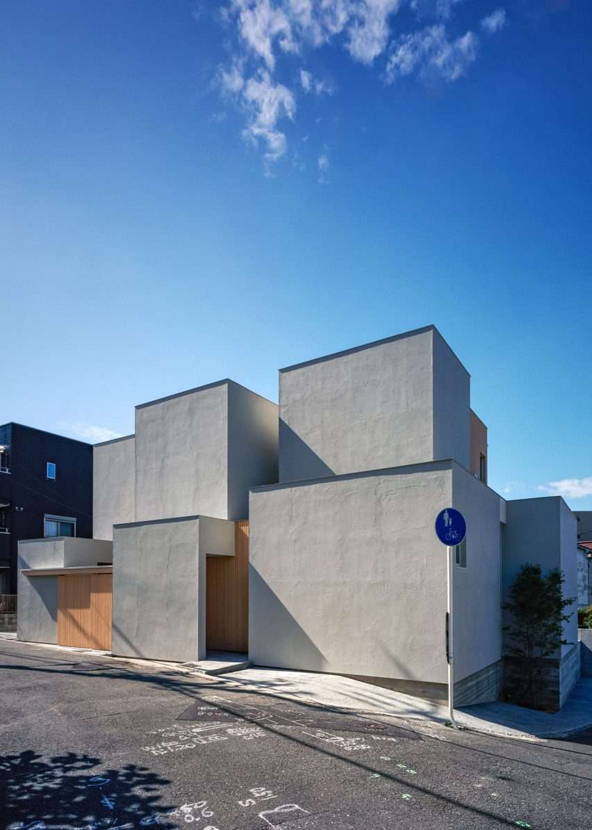 Exterior of House in Tsurumi-ku by FujiwaraMuro Architects