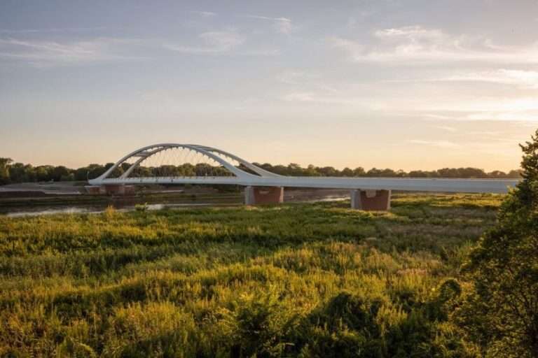 Knight Architects reinstates Germany-Poland border crossing with bridge