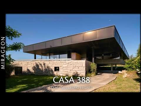 Where the Line Defining the Interior and Exterior Moves Freely | Casa 388