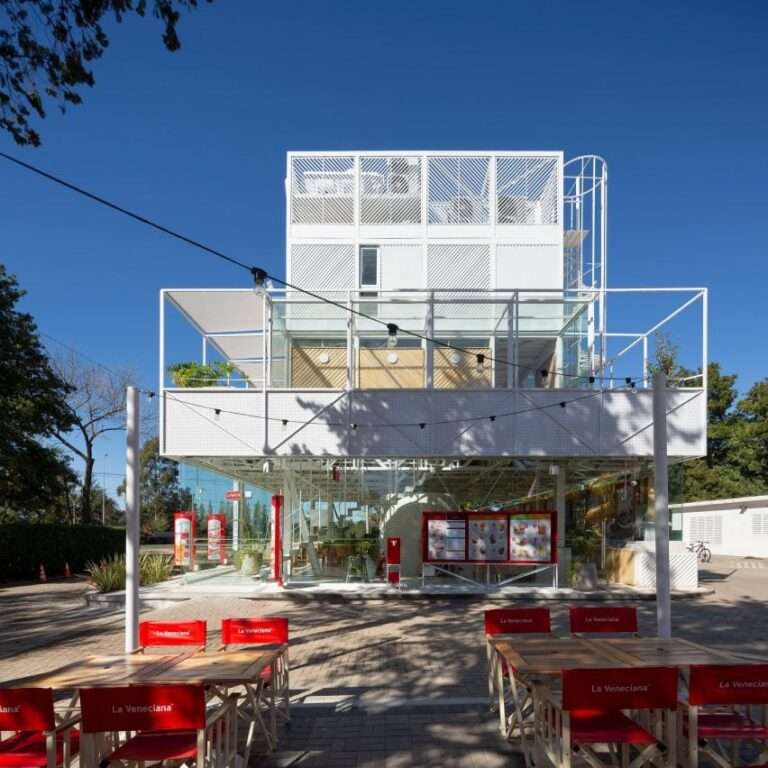 DRM Arquitectura uses prefabrication for Buenos Aires ice cream shop