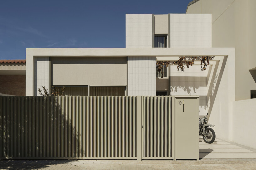 feminist artistic legacy finds form in porcelain-clad spanish residence by viruta lab