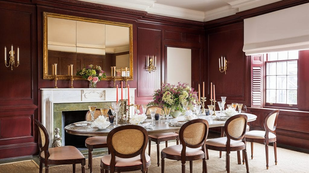 Glamorous dining room home decor color trends 2025 by DECORILLA