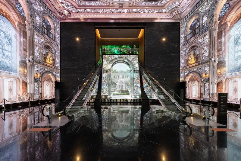 At the INSPIRE Entertainment Resort in Incheon, South Korea, an entrance area known as the “Cube” has been transformed into the Crystal Palace.