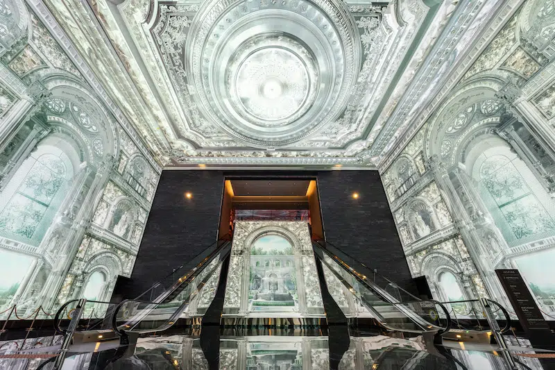 At the INSPIRE Entertainment Resort in Incheon, South Korea, an entrance area known as the “Cube” has been transformed into the Crystal Palace.