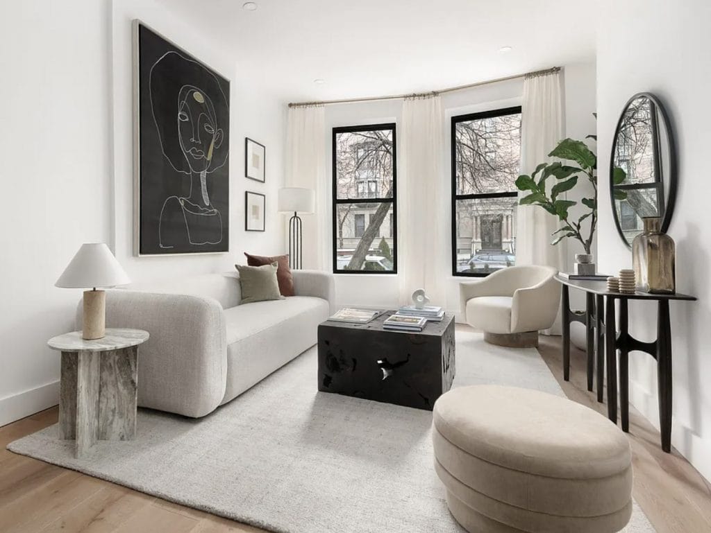 Contemporary sitting room design by Decorilla designer, Leanna S.