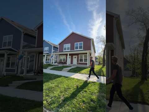 Touring a 3 bedroom 2 bathroom PREFAB HOME with over 1700 square feet #hometour