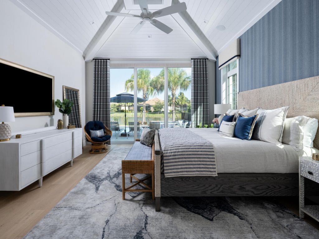 Modern coastal relaxing bedroom decor by DECORILLA designer, Berkeley H. 