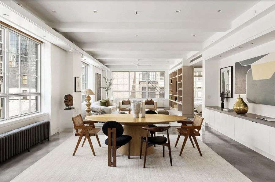 mixed wood dining room design by DECORILLA designer, Leanna S.