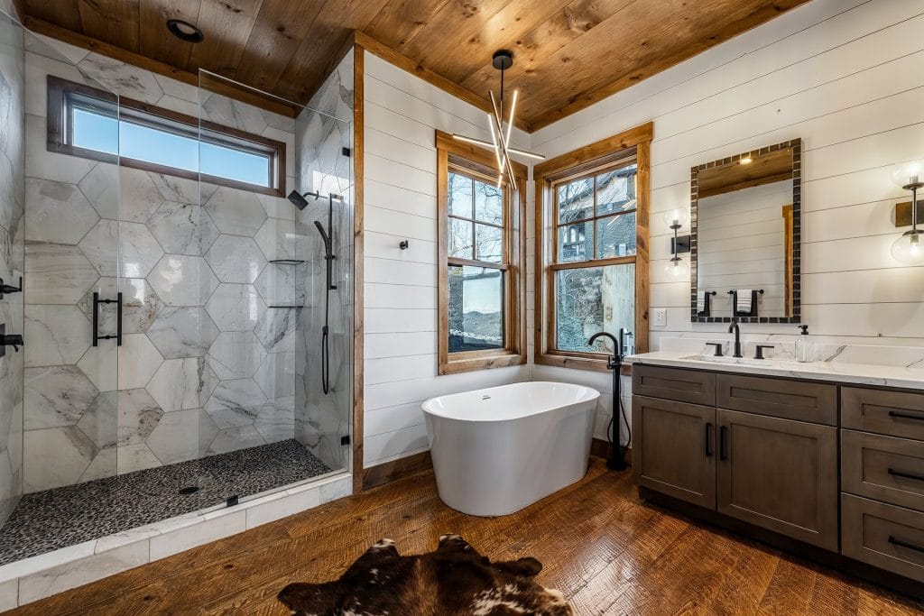 Transitional rustic bathroom by Decorilla designer, Jason D.