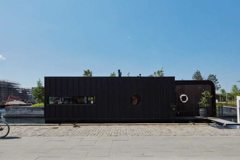 Søren Hvalsøe Garde’s Modern Houseboat Anchors in Copenhagen