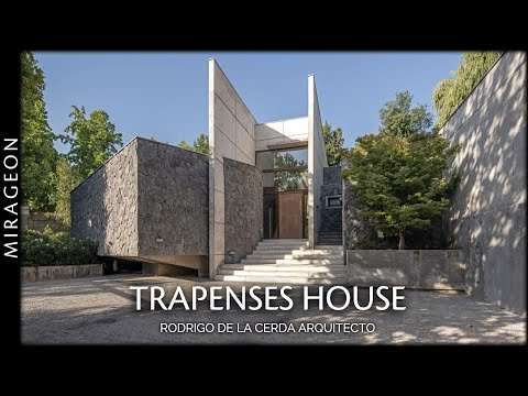 Concrete House With a Secluded Front | Trapenses House
