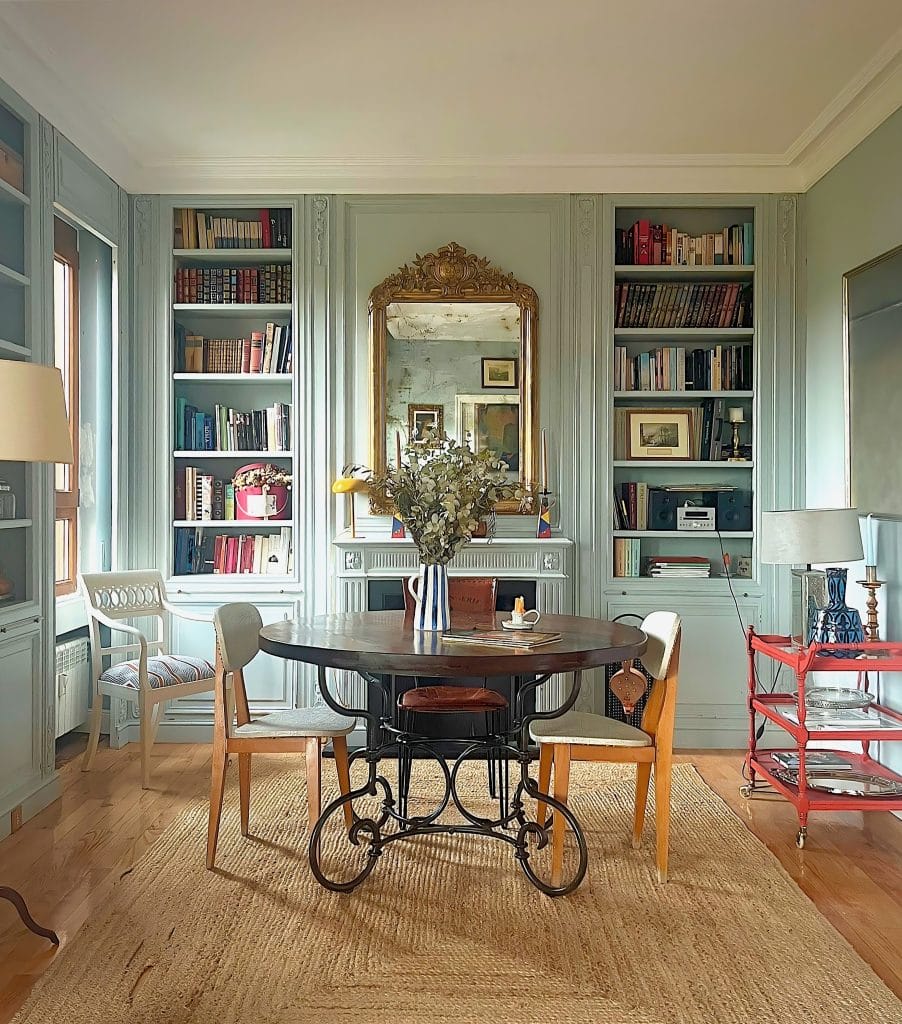 Home library by one of the top Madrid interior designers, Mangi Buitron