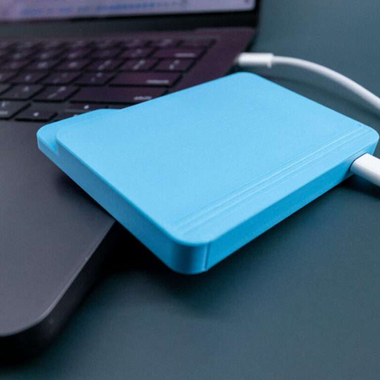 FolderDrive Transforms the Mac Folder Icon Into a Real USB Drive