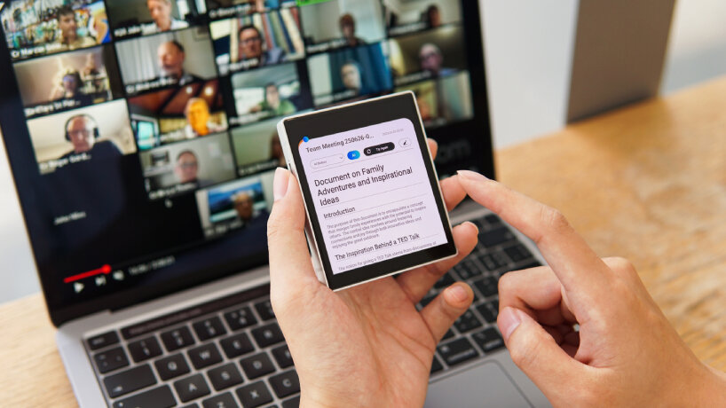 mindone card-sized smartphone