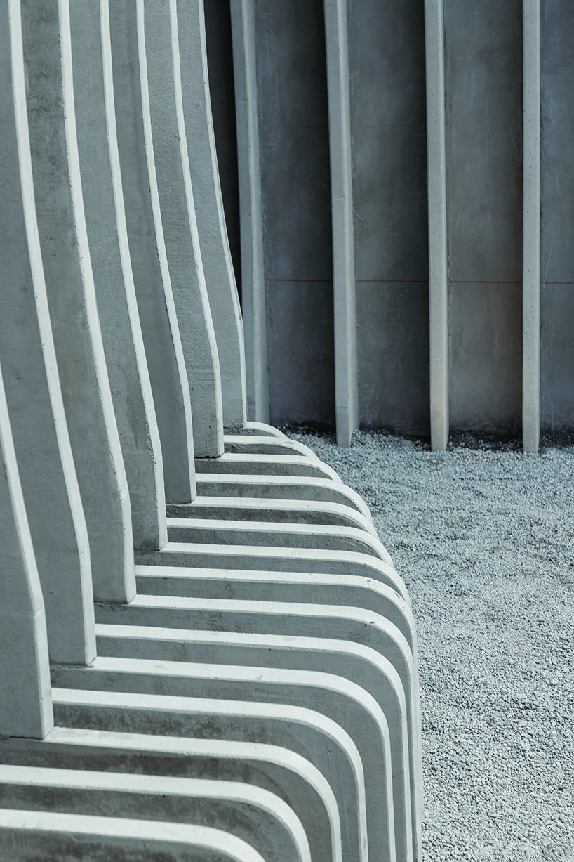 jgstudio transforms public bathroom into undulating concrete installation in ecuador
