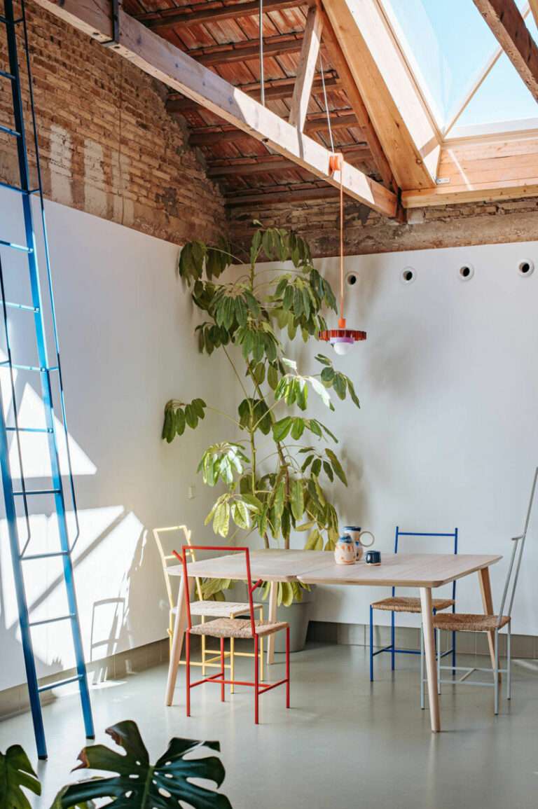 A Minimalist Transformation of a Cartagena Neighborhood Home