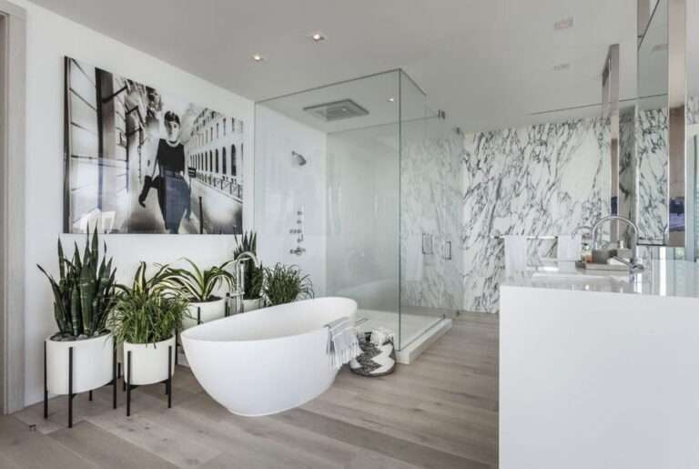 Bathroom Trends 2026: What’s In, What’s Out, and What’s Next - Decorilla Online Interior Design