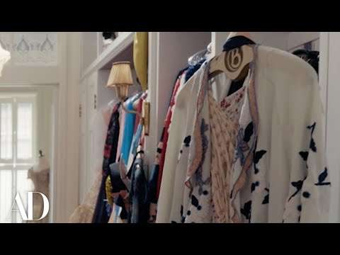 Carrie Bradshaw's Closet is Full of Sex and the City Easter Eggs