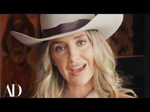Lainey Wilson Owns Flooring From the First-Ever Grand Ole Opry