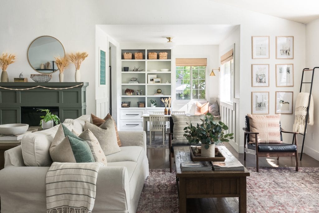 Luxurious countryside vibes in a trendy living room by Decorilla designer, Amanda J