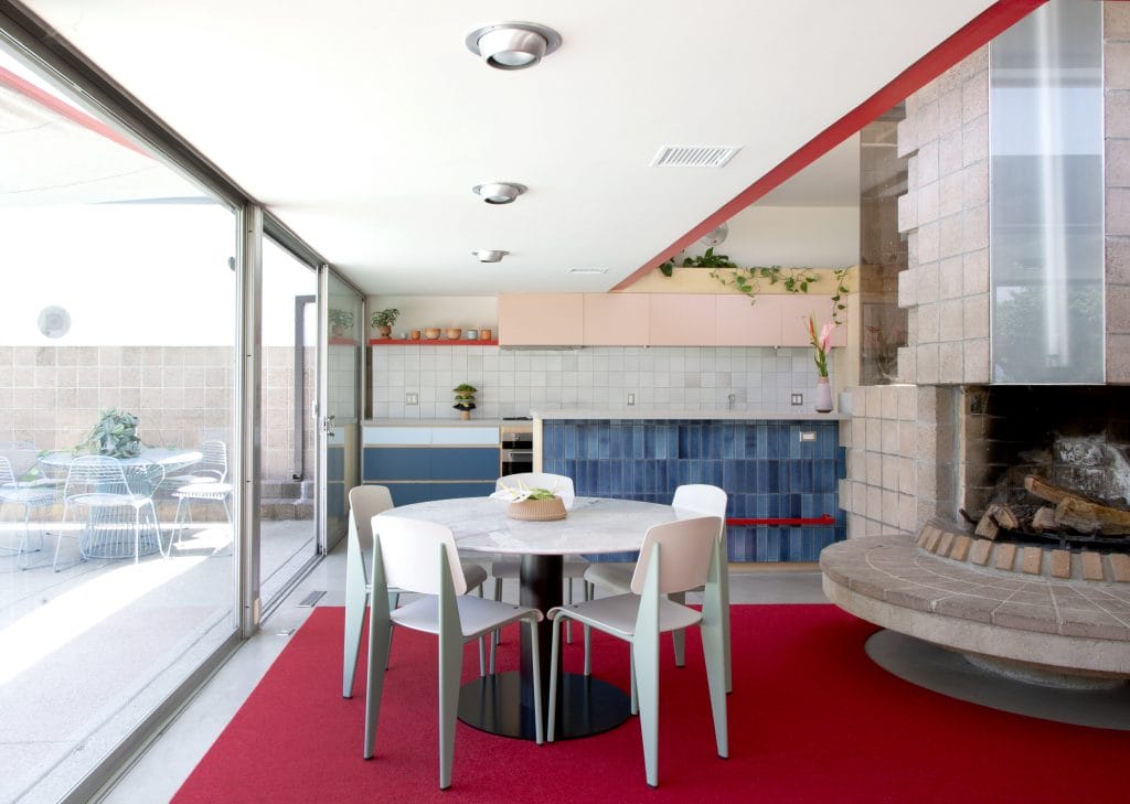 Mid-century modern dining room by Decorilla designer, Jamie M.