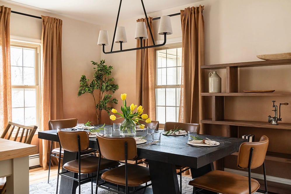 Contemporary dining room with modern country decor by DECORILLA designer, Cristiane P.