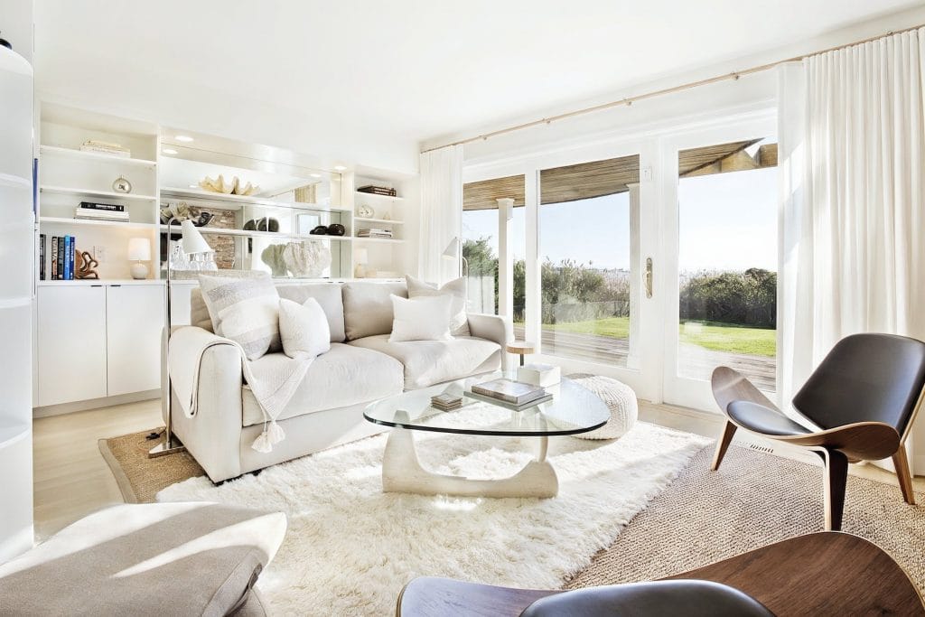 Winter decorating ideas in a Scandinavian living room by Decorilla designer, Peter C.