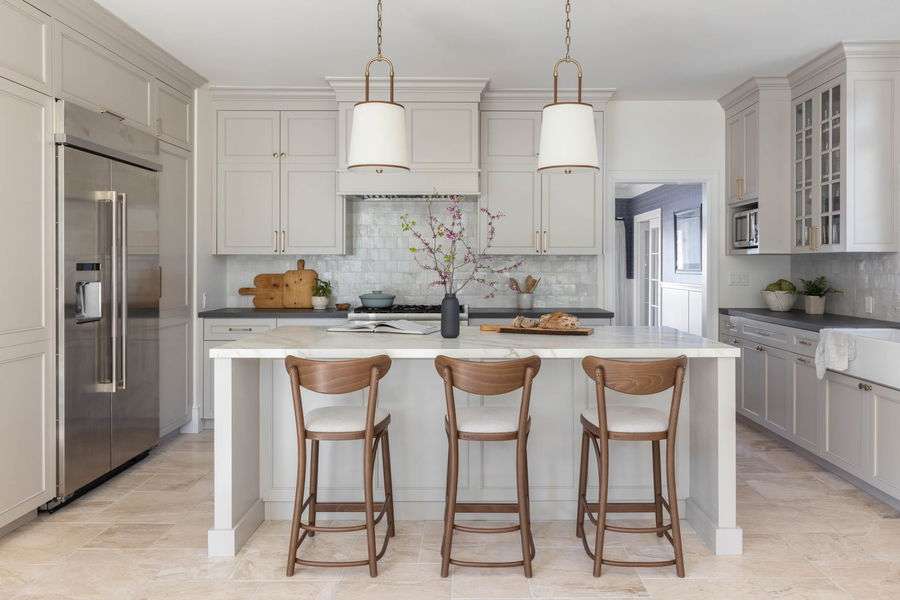 Transitional kitchen design with cashmere color cabinets by DECORILLA designer, Dana F