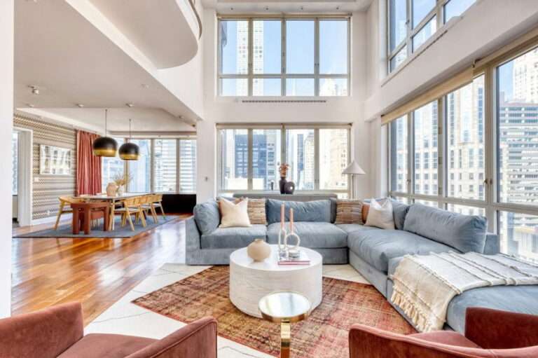 Colorful Quiet Luxury: The Trend That Balances Boldness with Elegance