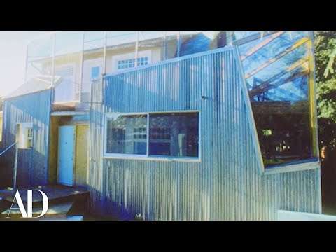 How Frank Gehry Renovated His Home Using Industrial Scraps
