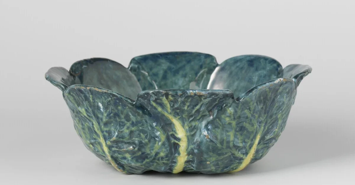 Ceramic bowl shaped like its made from leaves