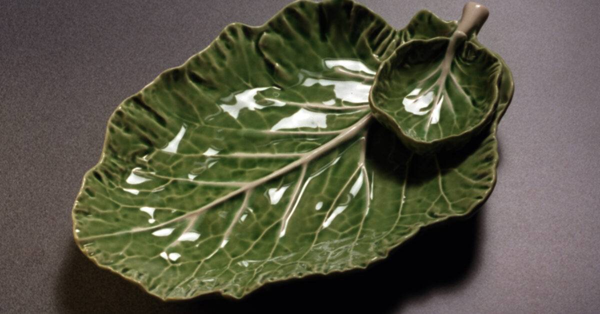 Leaf shaped serving trays or bowls