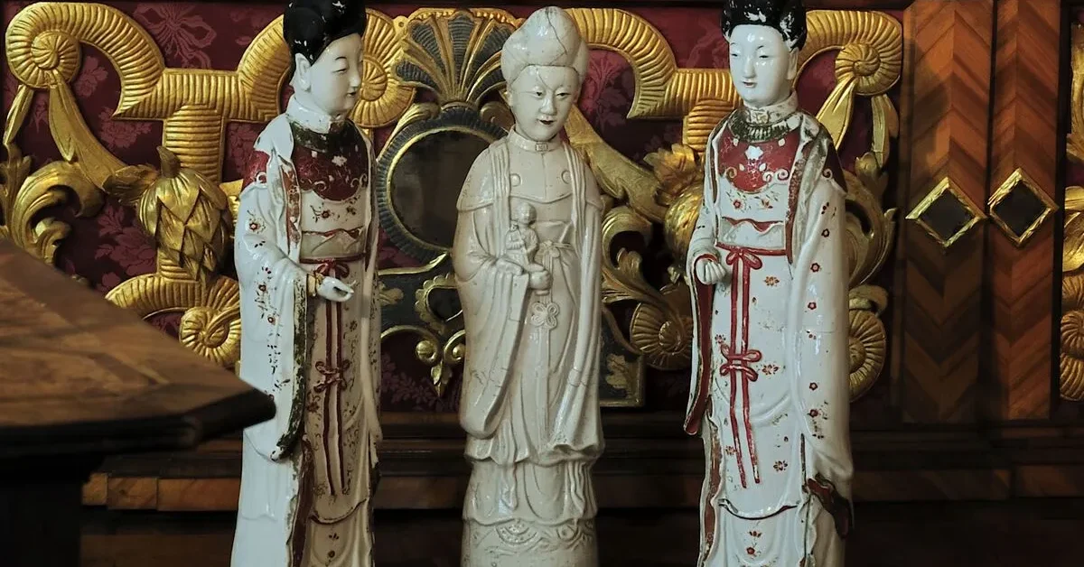 Porcelain figurines and gilded decorations, detail from the the Mirror Cabinet, Baden-Wurttemberg, Germany.