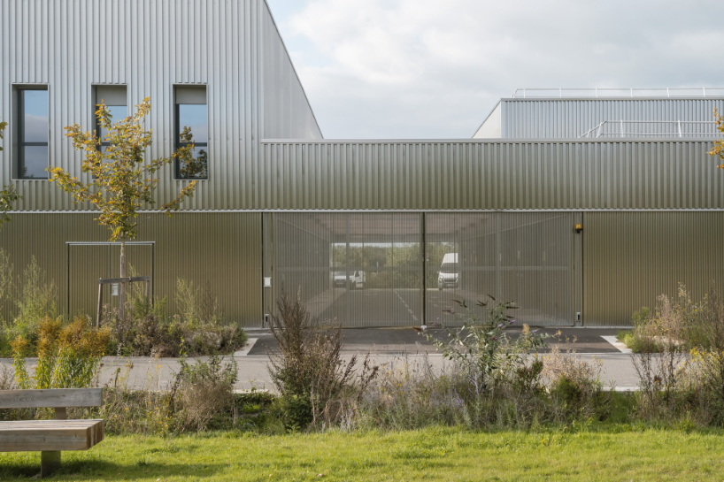 reflective steel sheet cladding wraps achères technical center in france