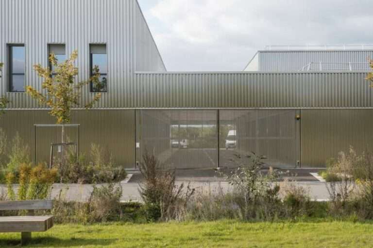 reflective steel sheet cladding wraps achères technical center in france