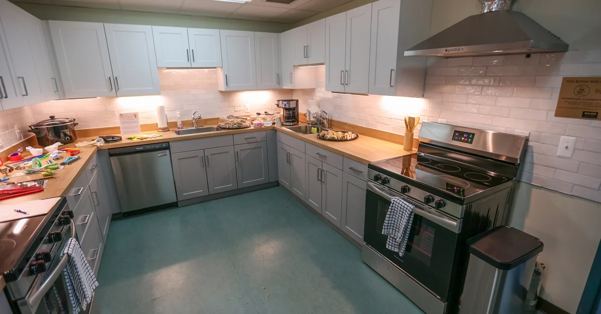 A large closed-kitchen