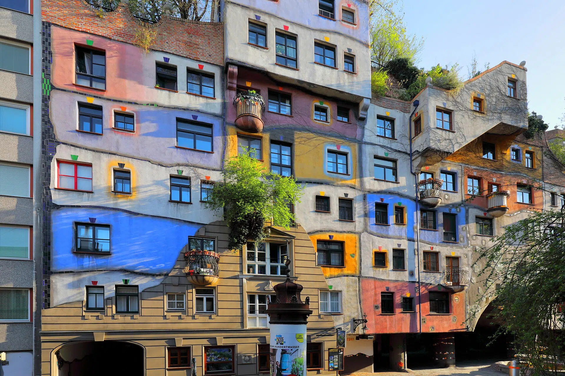 The facade of the Hundertwasserhaus in Vienna, 2020.