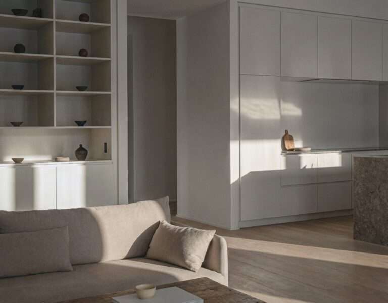 Leibal — Lakeshore Barn House