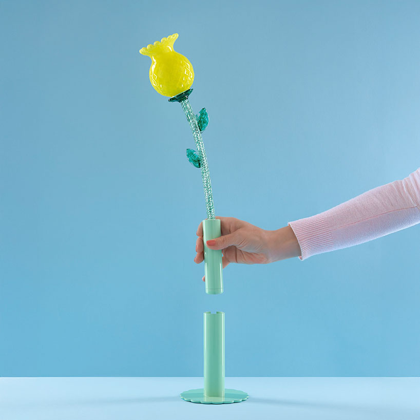six murano glass flowers turn into portable table lamps that glow at a touch - 2