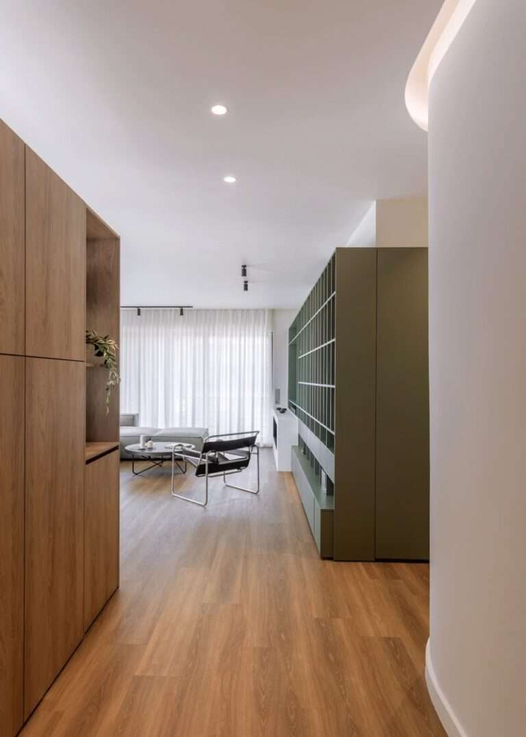The Titular Green Box at the Heart of This Greek Home