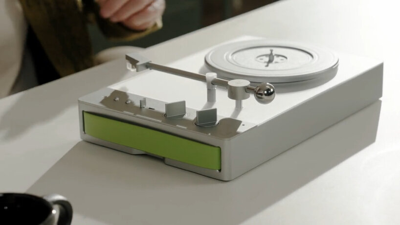 the frame is built from aluminum