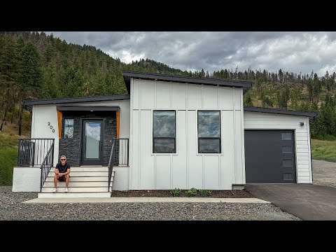 I Found a 1,500 sq ft Prefab Home with a Roof Top Deck!!
