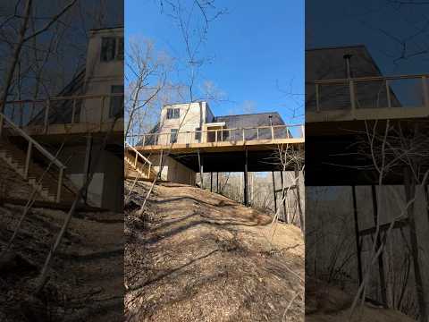 Touring a Prefab Lodge Built above the Ground!! #hometour